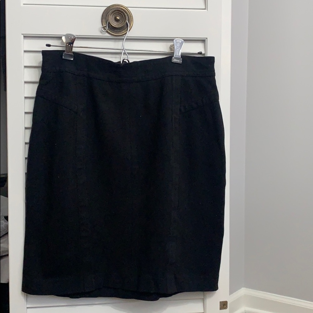 Ann Taylor sz8 black stretchy skirt
